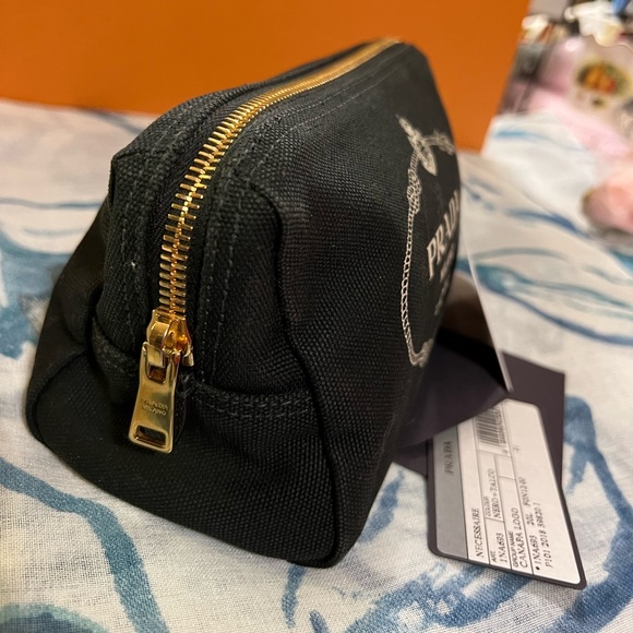 Prada pouch/toiletries - Picture 2 of 8